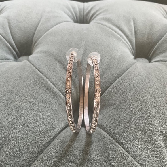 CHANEL hoops - Picture 2 of 8